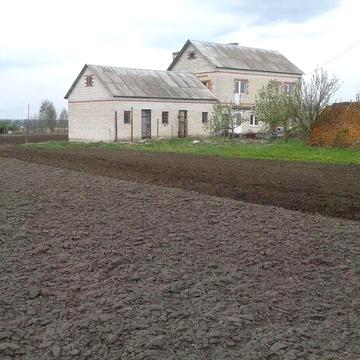 Продаж двох суміжних земельних ділянок з будинком