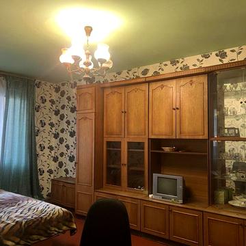 Здається двокімнатна квартира  по вул . Милославській
