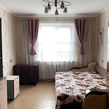 Здається трикімнатна квартира у Центрі , на короткий термін