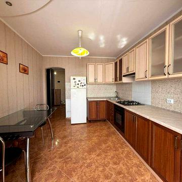 Оренда великої однокімнатної квартири