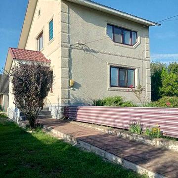 Продам будинок м.Кельменці 150м.кв.