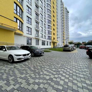 Здана квартира, готова до ремонту ЖК Lystopad
