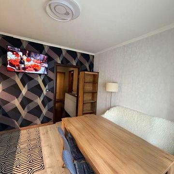 Продаж 2к квартири , Драгоманова 8 ,70м.кв. без комісії.
