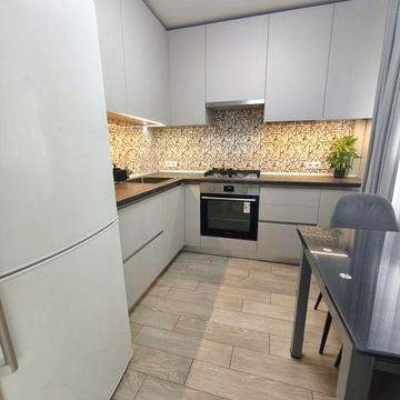 Продам квартиру з кап.ремонтом, меблями та технікою в центрі міста