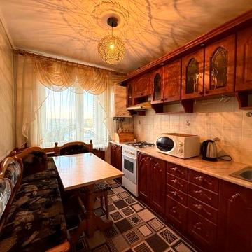 Продаж 4 кім квартири у Новояворівську цегляний будинок
