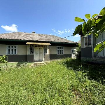 Продпж будинка в селі Добринівці