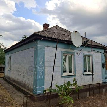 Два будинки на одній земельній ділянці