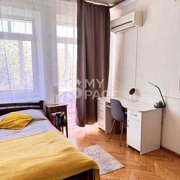 БЕЗ КОМІСІЇ ! Продаж 5 к {158м2}  бул М.Михновского (Дружби Народів) буд 9  метро Либідська Печерському районі!