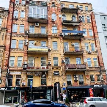 Продаж квартири в центрі на Ш.Руставелі 20 4 кім 108 кв.м. Л.Толстого П.Спорту Олімпійська