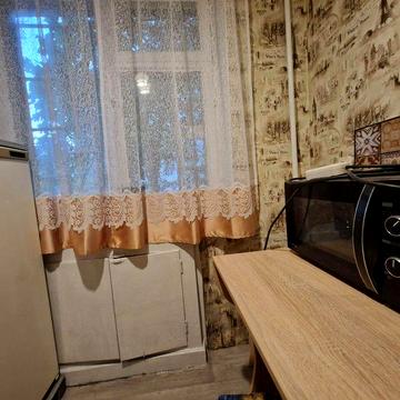Сдам 1 комнатная свежий косметический ремонт