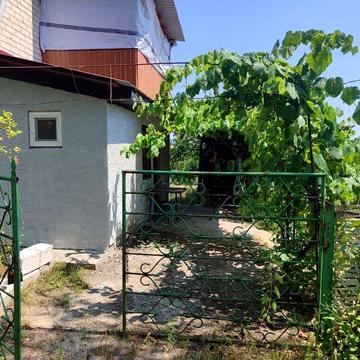 Продаж двоповерхового дачного будинку с. Вільне
