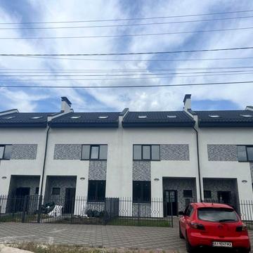 Продається таунхаус в районі Сади