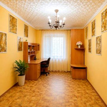 Продам 2-кімнатну квартиру у Нікополі у р-н Варус(великий)