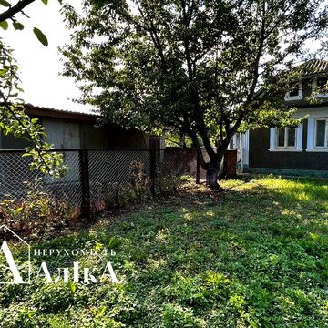 Продам будинок на великій ділянці