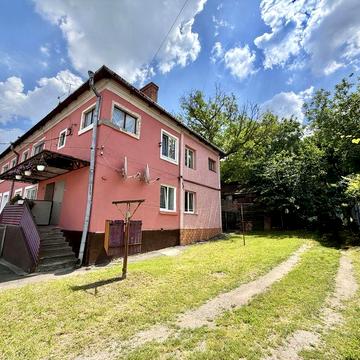 Продається 2-кімнатна квартира по вул. Білоруській