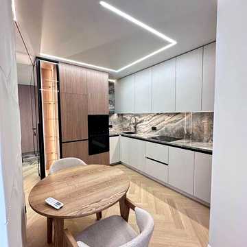 Продаж дизайнерської 2 км квартири в ЖК поруч з озером
