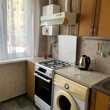 Сдам 2 ком. квартиру!