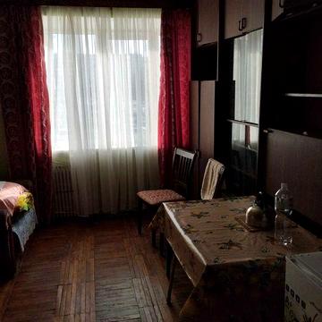 Аренда гостинка  у порога метро Заводская 4500 грн  + свет