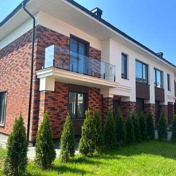 Сучасний будинок з гаражем та терасою _ 5 хв до міста  _ Готовий до ремонту