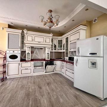 Оренда квартири з терасою , вул. Депутатська