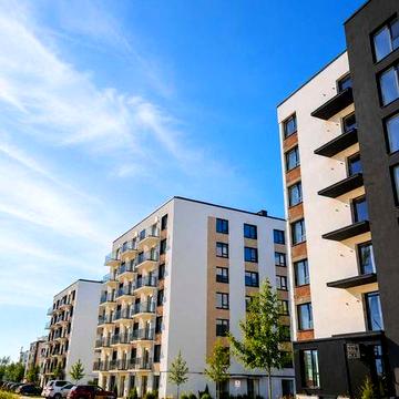 2-кімнатна квартира з великою кухнею, сирець в збудованому будинку біля Велмарту