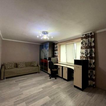 Продається 2-х кімнатна квартира (чешка) в гарному стані. Першотравневий район.