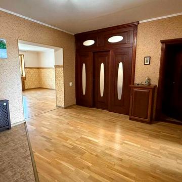 Продам дворівневу квартиру 189 кв.