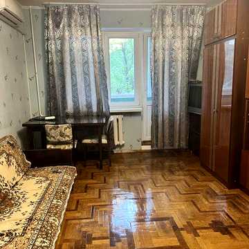 Метро Лівобережна 2-кімнатна квартира