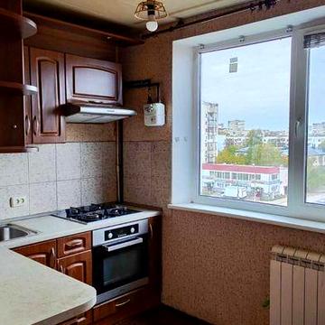 Продам свою теплу 3-кімнатну квартиру в центрі Балаклії. Торг!