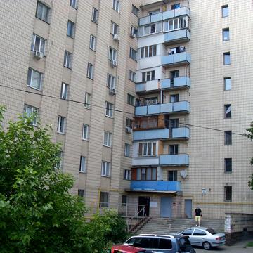 Віктора Ярмоли вул., 6/8