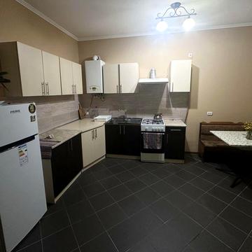 Двухкімнатний будинок в загальному дворі на 2 будинки