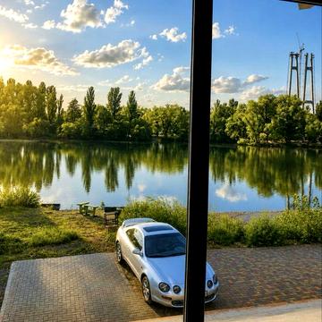 Терміново! Продам Таунхаус та спорт зал в заліві Дніпра, центр міста