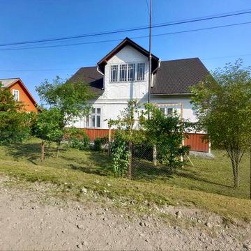 Продаж 4-х кімнатного будинку, в смт. Берегомет (до центру три хвилини).