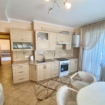 Продаж великої 1к. квартири. Вул. Івасюка. Обжита новобудова. 56.5 м2.