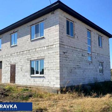 Дом в Фонтанке ,235 кв м , 10 соток , 2 этажа , 6 комнат , гараж , газ , электричество , канализция , мансарда , видеонаблюдение , рядом море