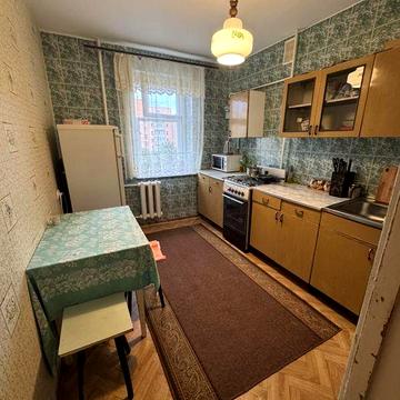 Продам  2 кімнатну квартиру зуп.Опитна ТРЦ Киїїв