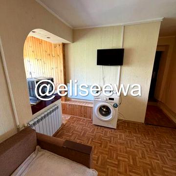 Продам квартиру гостиного типу, метро Академіка Павлова