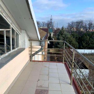 Двоповерховий будинок 420 кв. м. в с. Молодіжне біля Чорноморська. Ділянка 6,7 соток.