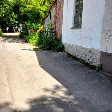 Продаж половини будинку.
