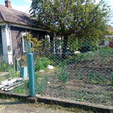 Продам будинок в центрі Дружби