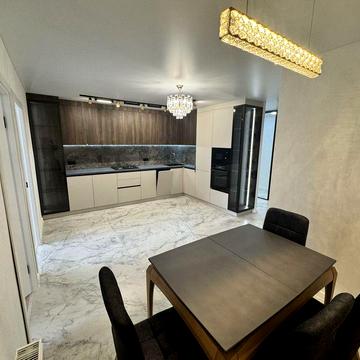 Продаж 3-к квартири по прсп. Злуки