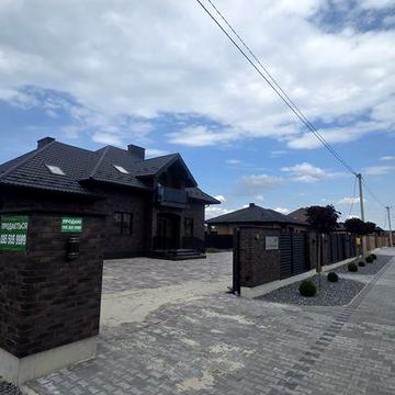 Будинок  Ділянка