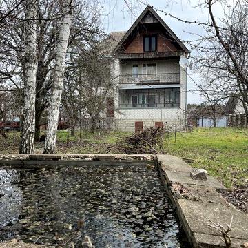 Простора дача біля Дніпра — приватизовані 12 соток, гараж, баня