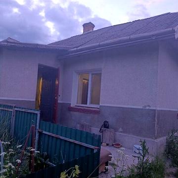 Продаж 3к Дім Миру вулиця