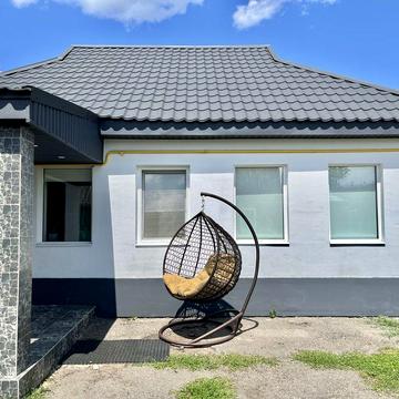 Продаж будинку з ремонтом в центрі села Білозірʼя.