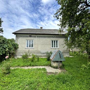 Житловий будинок в селищі Букачівці