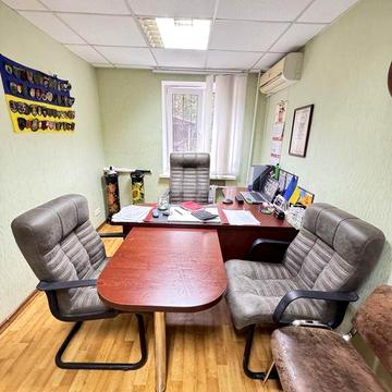 Продам 3 кімнатну квартиру під офіс, 1 поверх, площа 52,9 м.кв Покровський район, Піонер, Кривий Ріг