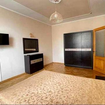 Здам 2-кімнатну квартиру вул. Гойди 24. Довгий термін