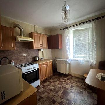 Продам велику 1 кімнатну квартиру.