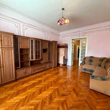 Оренда 3-кімнатної квартири, Центр міста, вул. Університетська